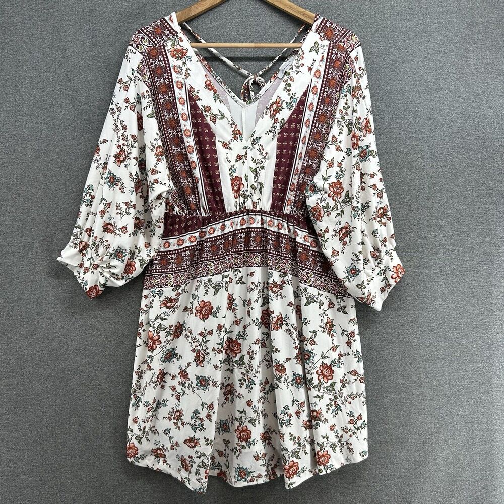 White Birch Boho Dress Womens Medium Floral V-Neck Super Soft Boutique Brand